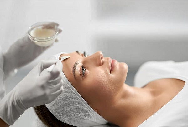 Limpieza facial profunda + Microdermo + Porcelanización