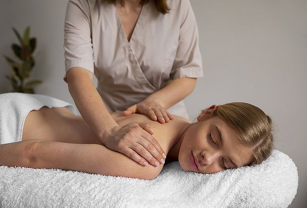 Masaje de relajación + Aromaterapia + Digitopresión