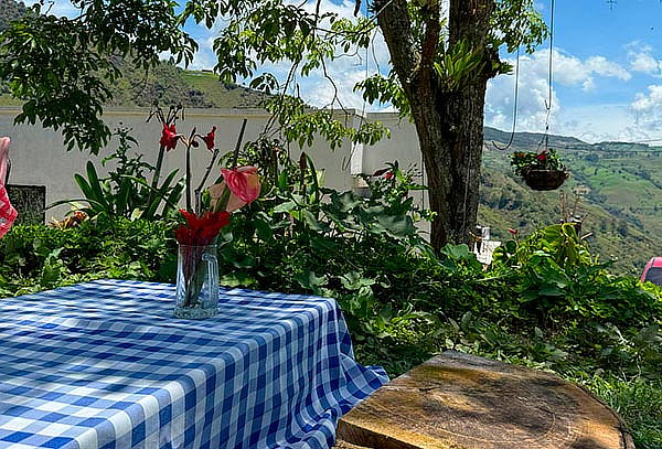 2 Almuerzos Típicos en Barbosa + Gaseosa  