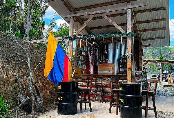 2 Hamburguesas de la Casa + 2 Bebidas a Elección - Barbosa 