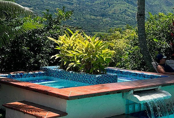 Copacabana: Día de Sol + $40.000 Consumibles en RestoBar 