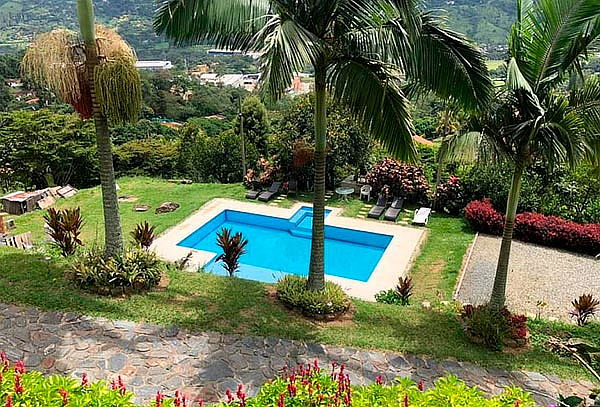Girardota Día de Sol + Almuerzo + Piscina 