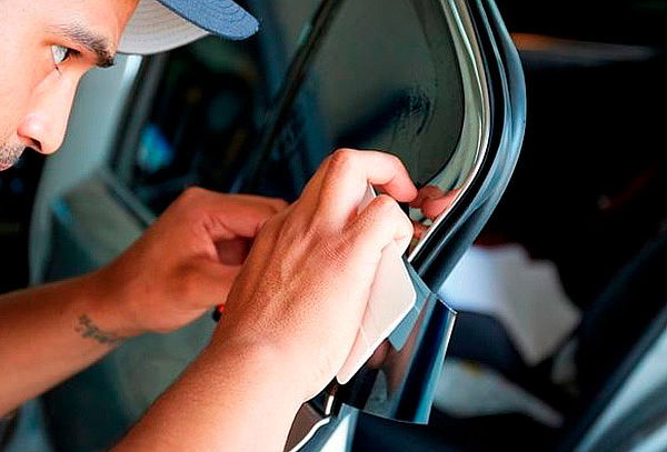 Películas de Seguridad para Auto en el 7 de Agosto