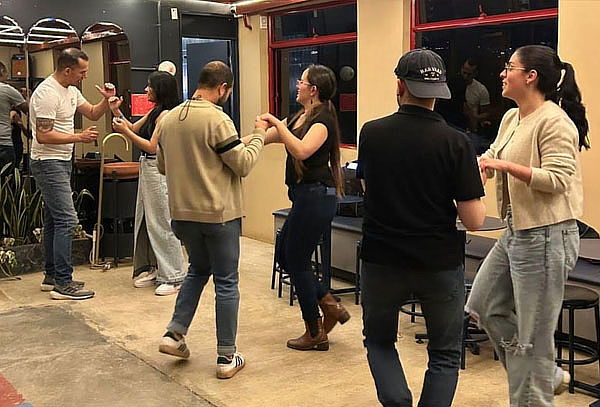 Martes de Tejo y Salsa en Bogotá con Opción a Transporte