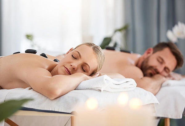 Recarga en Pareja: Masaje Corporal con Toque Terapéutico