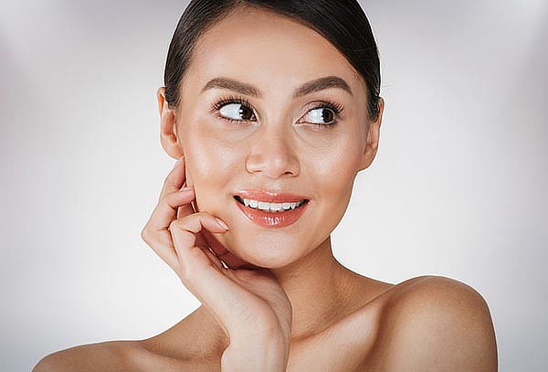 Mascarilla Facial Rejuvenecedora + Perfilamiento de Cejas