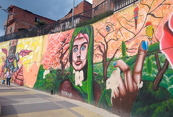Medellín Tour Privado Comuna 13 ó Tour Pablo Escobar 
