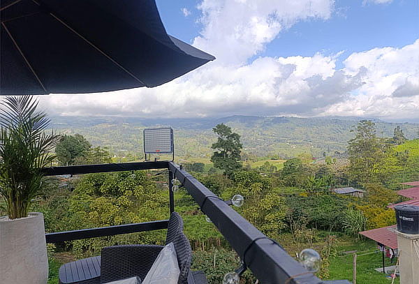 Escapada Romántica en Glamping Utopie con Jacuzzi