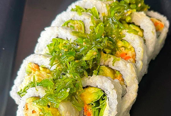 Paga 12  y Lleva 18 Bocados de Sushi