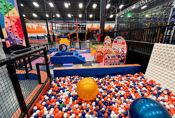 2x1 Summit Adventure Park - Parque de Trampolines 