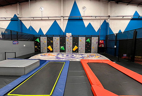 2x1 Summit Adventure Park - Parque de Trampolines 