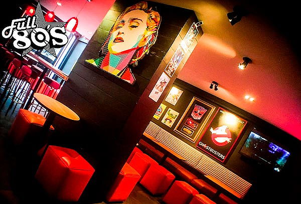 Plan para 4 Personas Nachos + Heineken en Full 80's