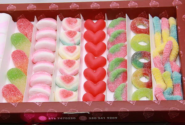 Caja Dulces Gomosa + Mensaje y Foto Personalizada