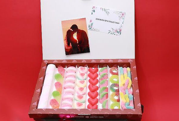 Caja Dulces Gomosa + Mensaje y Foto Personalizada