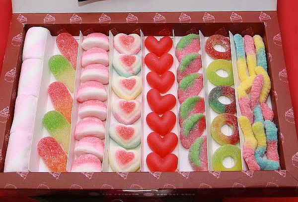 Caja Dulces Gomosa + Mensaje y Foto Personalizada