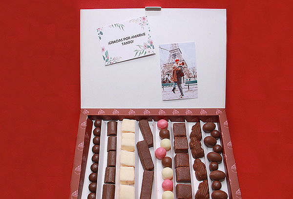 Caja de Chocolates + Mensaje y Foto Personalizada