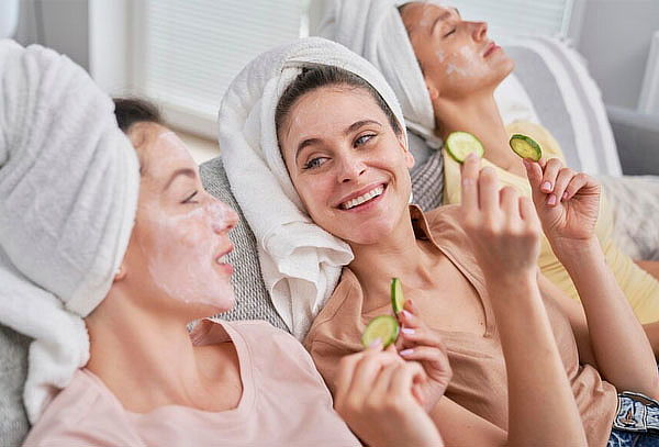 Spa para 2, 3 o 4 Amigas con Jacuzzi Galerías