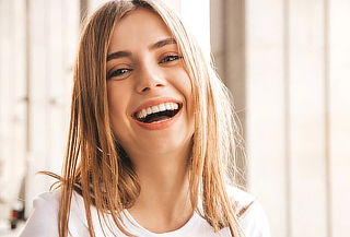 Microdiseño de Sonrisa Bordes Resina alta Estética 6 dientes