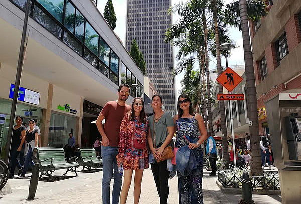 Tour Ruta de Compras en Medellín + Transporte + Guía  