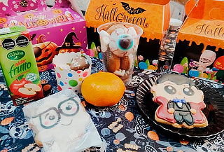 Caja Mágica de Halloween con Galletas + Fresas con Chocolate