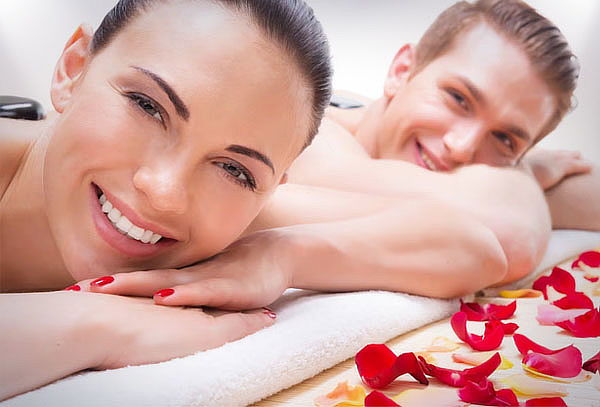 Spa para Pareja + Jacuzzi + Masaje + Copa de Vino