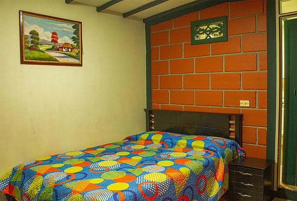 Guatapé Plan para 2 : Hotel + Desayuno + Cena