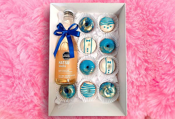 Caja de Lujo con Mini Donas + Soda + Tarjeta