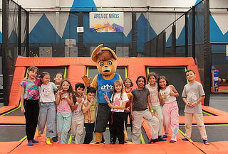 Celebra tu Cumple: Plan para 10 Niños + Atracciones + Comida