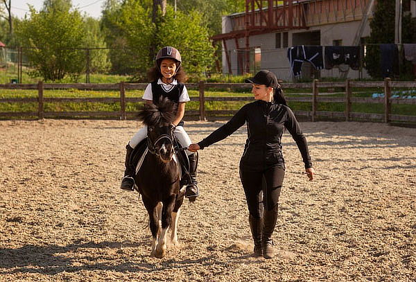Clases de Chalanería para Niños y Adultos - Arte de Montar