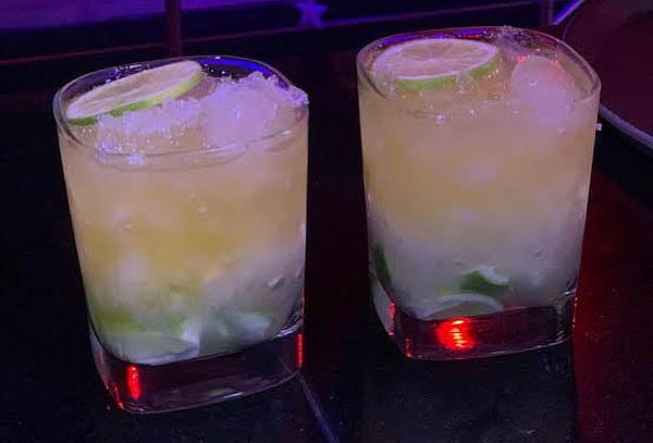 Plan para 2 o 4 Amigos con Cena + Stand Up Comedy