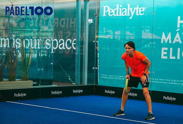 PÁDEL 100: 1 Hora de Alquiler Para 4 Jugadores 