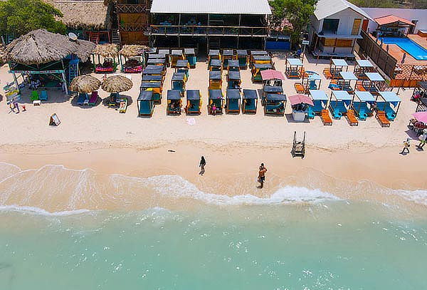 Pasadía en Playa Tranquila VIP + Actividad Plancton Luminoso
