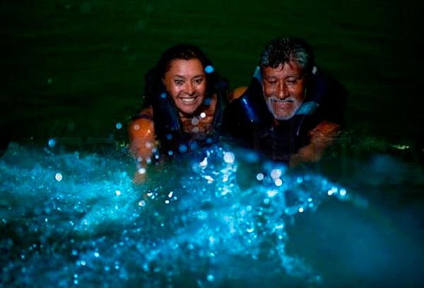 Pasadía en Playa Tranquila VIP + Actividad Plancton Luminoso