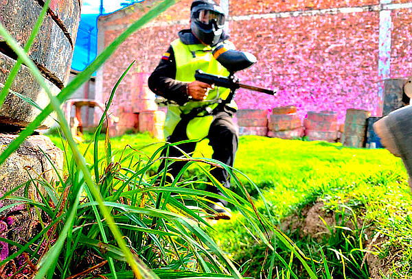 1 Hora y Media de Paintball para 5 Personas en Puente Aranda