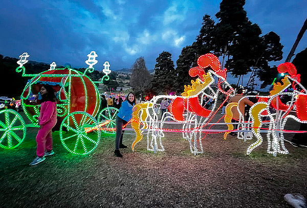 Tour Alumbrados Navideños por Boyacá: Corrales + Nobsa