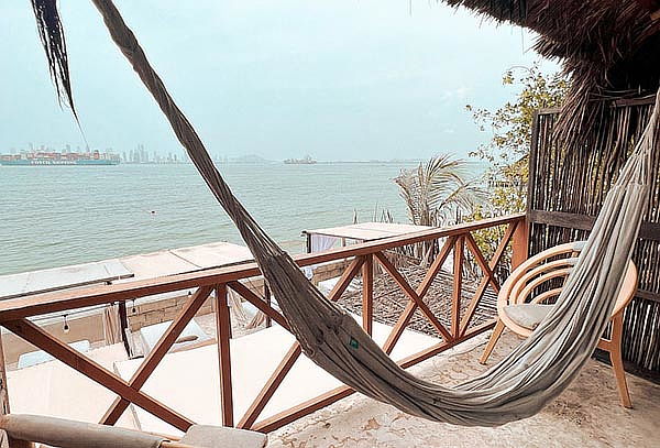 Cartagena Isla Tierra Bomba: Hospedaje para 2 ó 4 + Desayuno