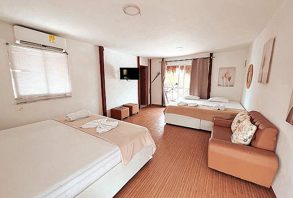 Cartagena Isla Tierra Bomba: Hospedaje para 2 ó 4 + Desayuno