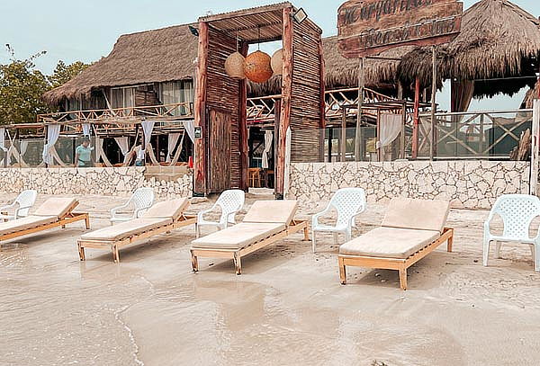 Cartagena Isla Tierra Bomba: Hospedaje para 2 ó 4 + Desayuno