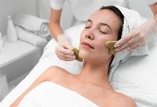 Maderoterapia Facial + Máscara Led + Mascarilla