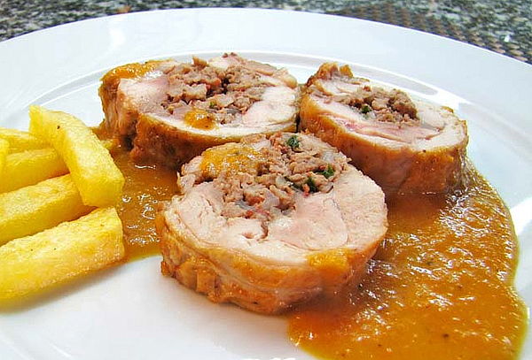 Pollo Relleno de 5 a 6 Libras para 16 Porciones 