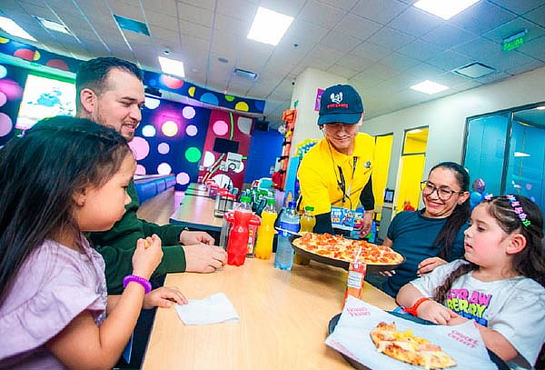 Combo: 1 Pizza Grande 12 Porciones + 3 Bebidas 