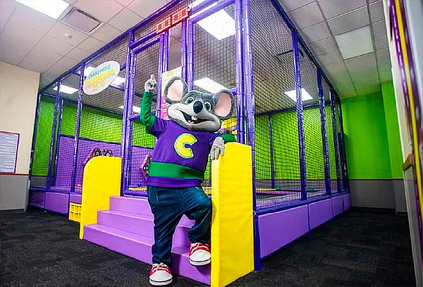 Chuck E. Cheese: 50 Puntos + Opción de Pizza y Bebida