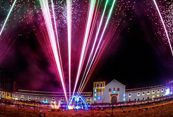 Espíritu Navideño Luces y Juegos Pirotécnicos Villa de Leyva