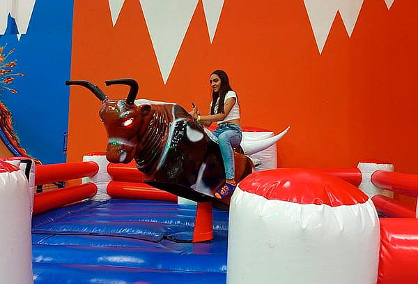 Summit Entrada COWBOY: Compra 1 Hora y Recibe 2