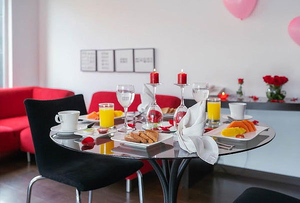 Noche Romántica para 2 en Hotel Richmond Suites