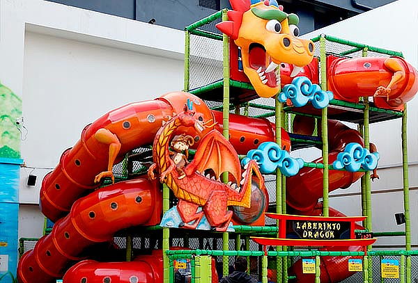 PLAYLAND Tarjeta Dorada con 2 Horas de Juego + Combo