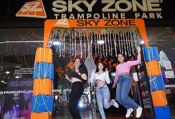 PARA 2: 60 Minutos de Salto en Sky Zone en Plaza Claro 