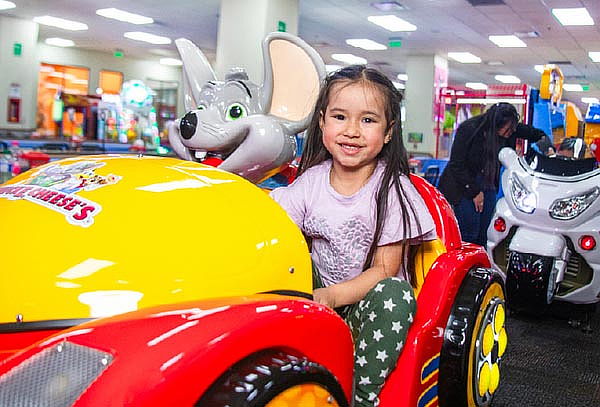 Chuck E Cheese  All you can Play  Entre Semana 