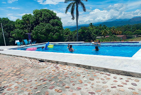 Pasadía en Tocaima con Piscina