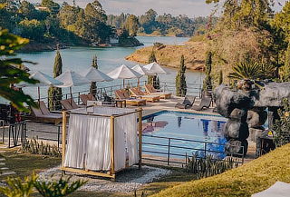 Guatapé Pasadía Campestre para 2 + Almuerzo + Piscina 